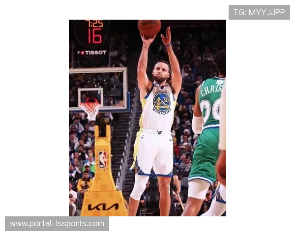 库里穿KT11砍23分达成26000分里程碑，勇士擒独行侠获三连胜