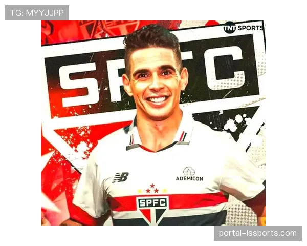 前巴西国脚奥斯卡表态愿履行完与海港的合同